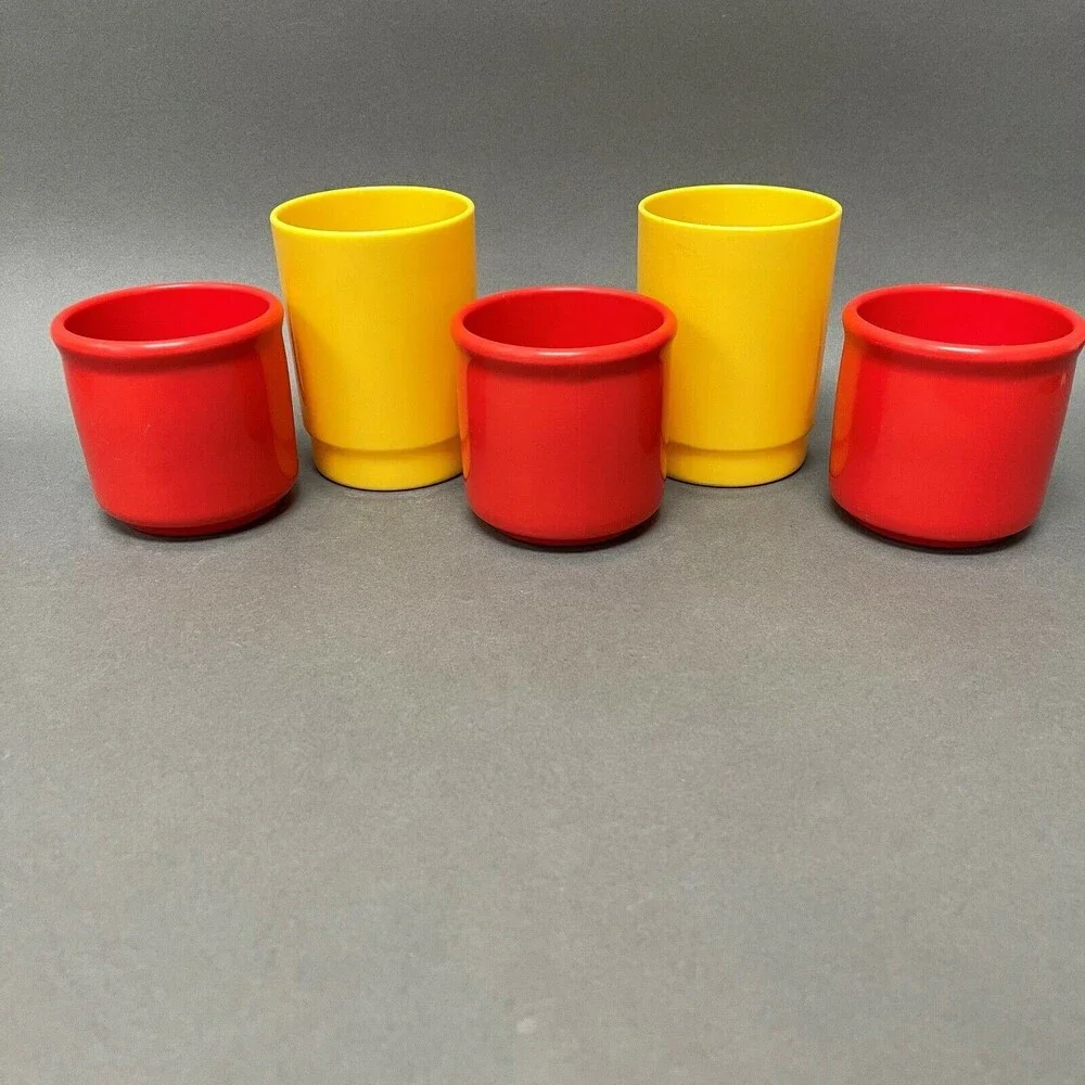 Kids Travel Plastic‎ Cups Glasses Red Yellow Lot of 5